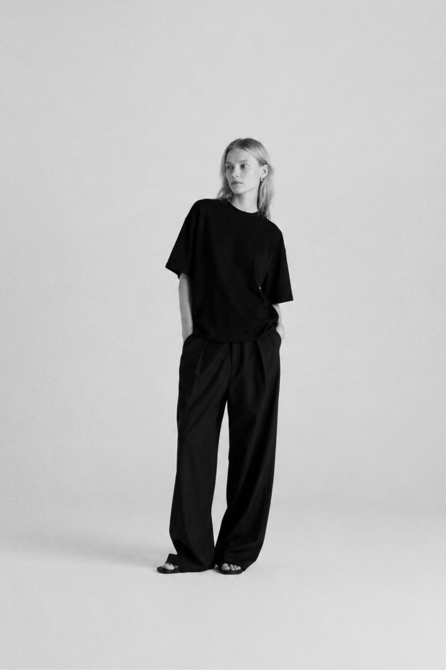 ESSENTIAL TEE