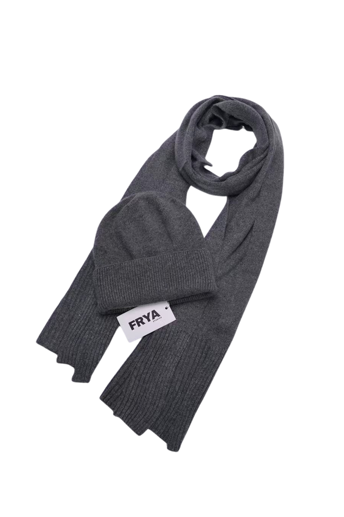 CASHMERE SCARF & HAT
